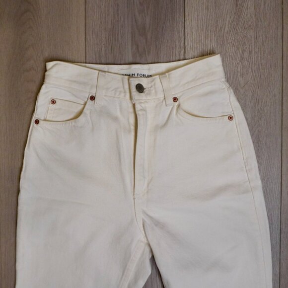 The Marlene High-Rise Flared Jeans (Size 24) ✨. Premium denim - Picture 3 of 6